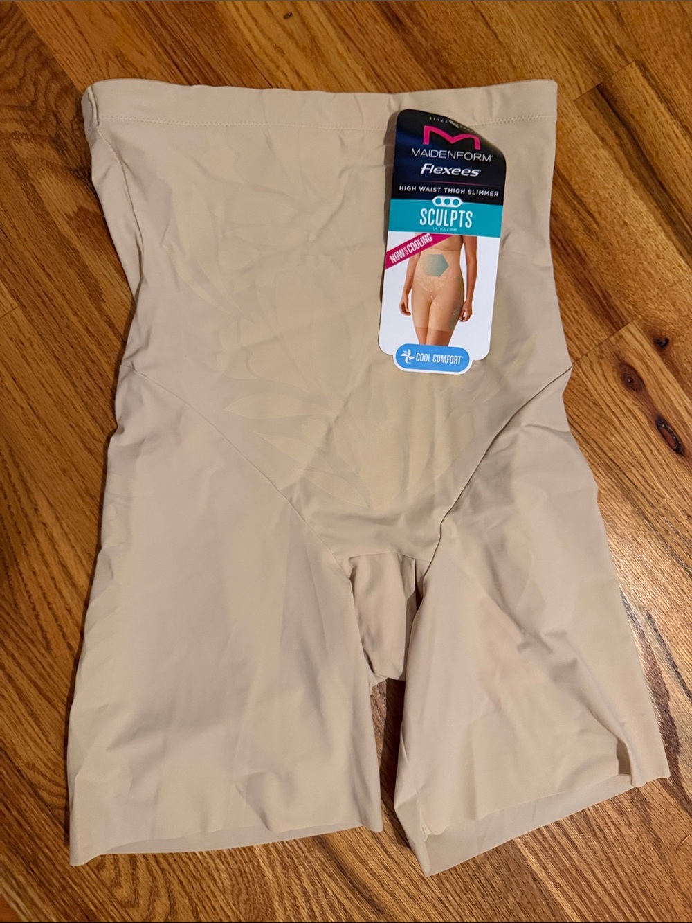 Maidenform Flexees High-Waist Sculpting Shorts Shapewear Beige Medium M NWT